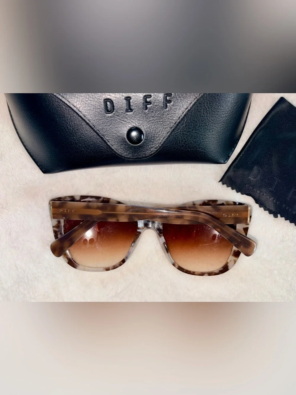DIFF Ruby Oversized Cat Eye Tortoise Sunglasses with Case & cloth
